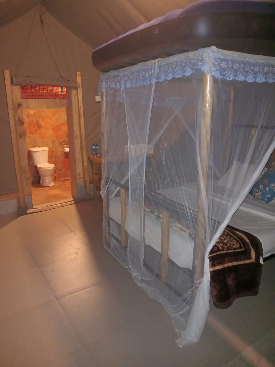 Oloololo Hideaway tent with ensuite bathroom